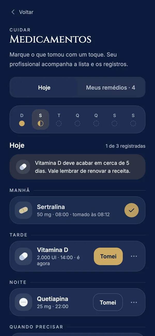 Tela Medicamentos com os horários do dia e o botão Tomei (exemplo fictício)